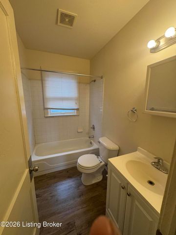 2 Eutropia Ct, Louisville, KY 40208