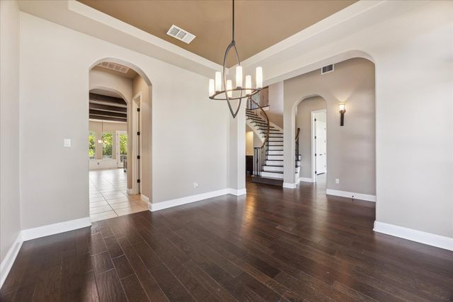 101 Stephanie LN, Austin, TX 78738