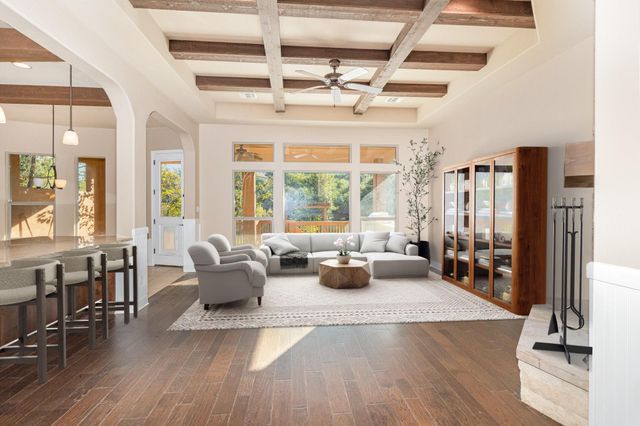 101 Stephanie LN, Austin, TX 78738