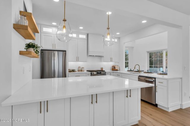 100 Mission Way, Barnegat, NJ 08005