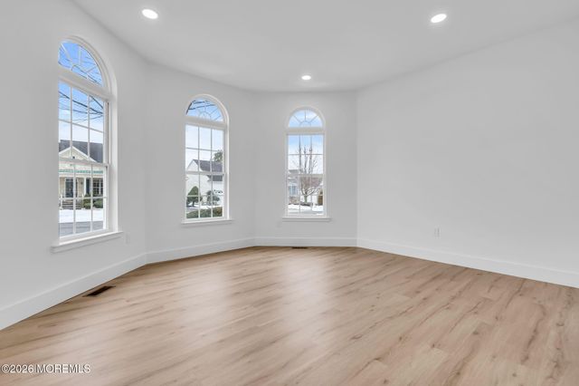 100 Mission Way, Barnegat, NJ 08005