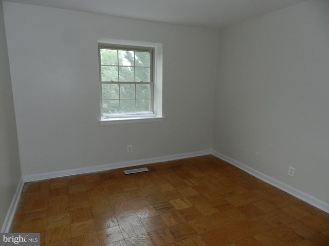 5956 WESTCHESTER PARK DR, College Park, MD 20740