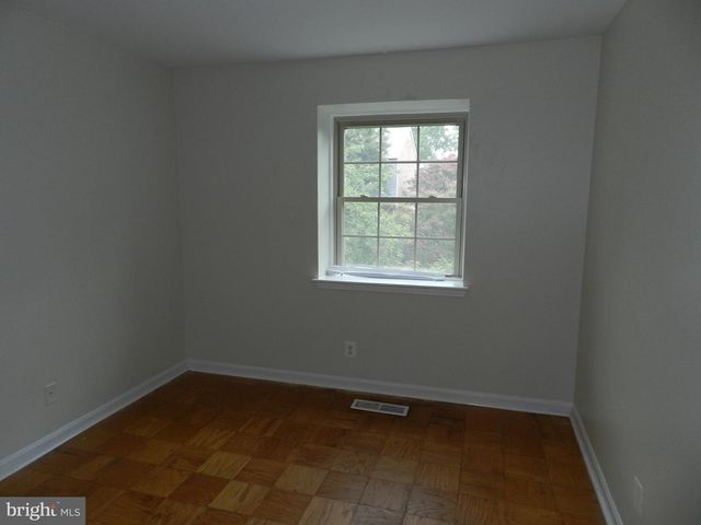 5956 WESTCHESTER PARK DR, College Park, MD 20740