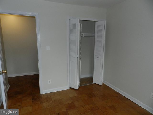 5956 WESTCHESTER PARK DR, College Park, MD 20740