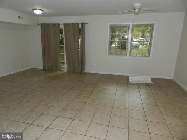 5956 WESTCHESTER PARK DR, College Park, MD 20740