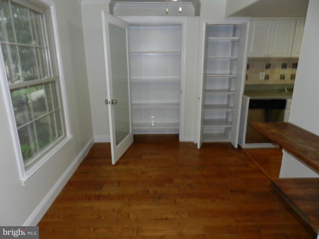 5956 WESTCHESTER PARK DR, College Park, MD 20740