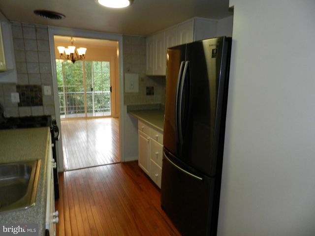 5956 WESTCHESTER PARK DR, College Park, MD 20740