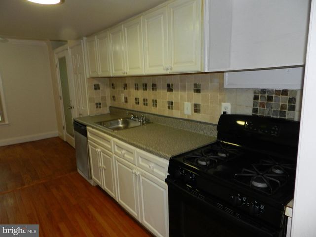 5956 WESTCHESTER PARK DR, College Park, MD 20740