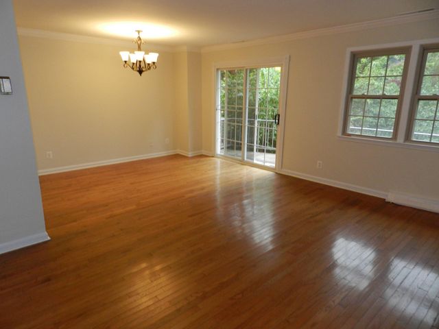 5956 WESTCHESTER PARK DR, College Park, MD 20740