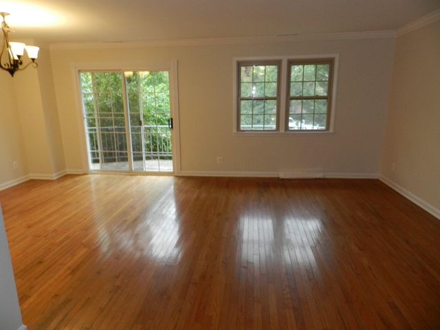 5956 WESTCHESTER PARK DR, College Park, MD 20740