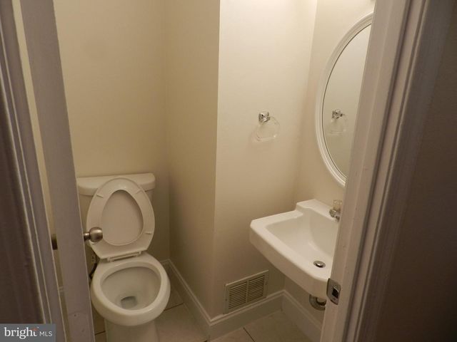5956 WESTCHESTER PARK DR, College Park, MD 20740