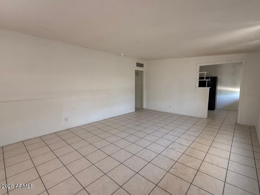 Image 2 of property listing at 2831 E OSBORN Road, Phoenix, AZ 85016