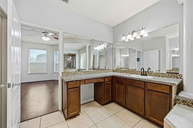 2522 Crystal Shore Drive, Rosharon, TX 77583
