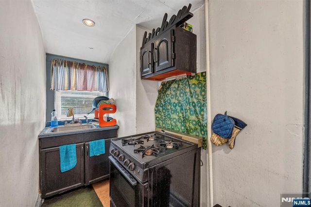 288 Pomona Avenue, Newark, NJ 07112