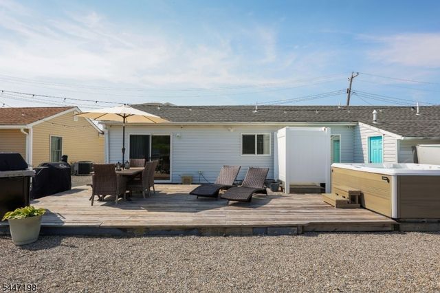 67 Hornblower Dr, Ocean Twp., NJ 08758