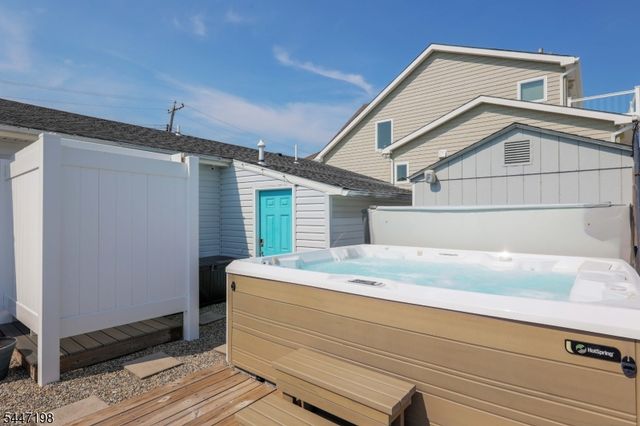 67 Hornblower Dr, Ocean Twp., NJ 08758