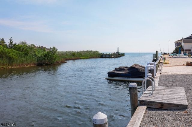 67 Hornblower Dr, Ocean Twp., NJ 08758