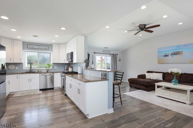 67 Hornblower Dr, Ocean Twp., NJ 08758