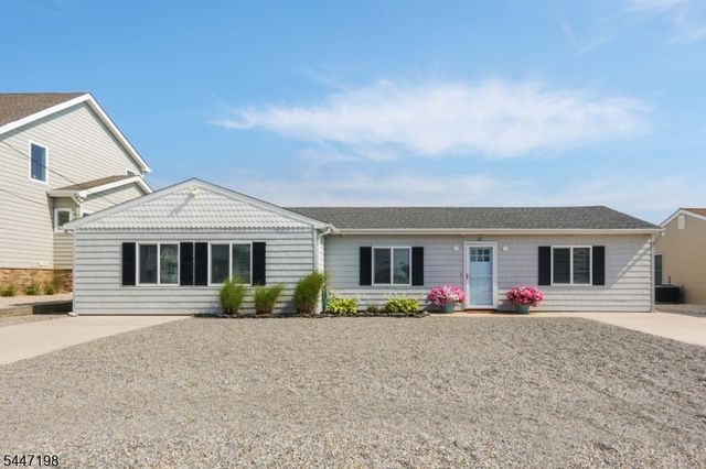 67 Hornblower Dr, Ocean Twp., NJ 08758