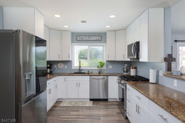 67 Hornblower Dr, Ocean Twp., NJ 08758