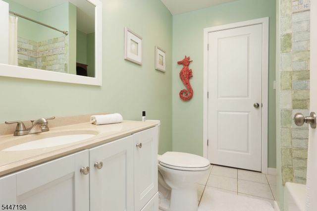 67 Hornblower Dr, Ocean Twp., NJ 08758