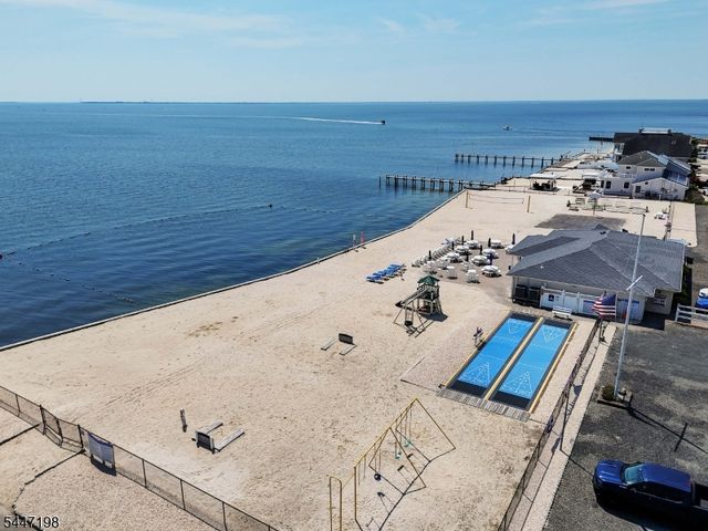 67 Hornblower Dr, Ocean Twp., NJ 08758