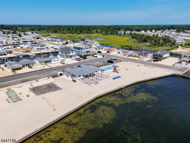 67 Hornblower Dr, Ocean Twp., NJ 08758