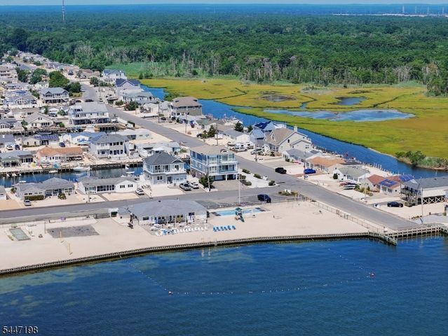 67 Hornblower Dr, Ocean Twp., NJ 08758