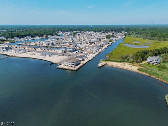 67 Hornblower Dr, Ocean Twp., NJ 08758