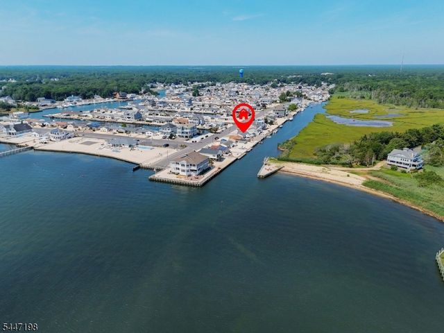 67 Hornblower Dr, Ocean Twp., NJ 08758