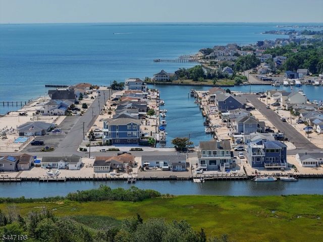 67 Hornblower Dr, Ocean Twp., NJ 08758