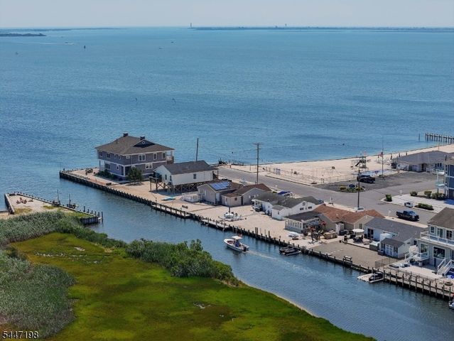 67 Hornblower Dr, Ocean Twp., NJ 08758
