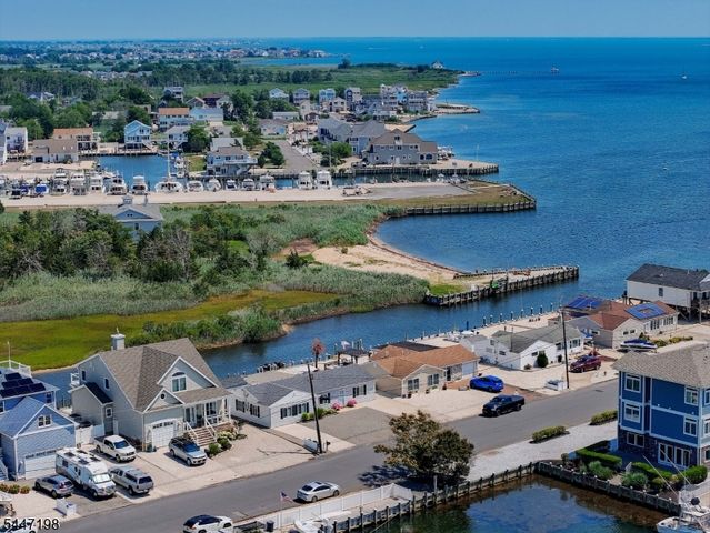 67 Hornblower Dr, Ocean Twp., NJ 08758