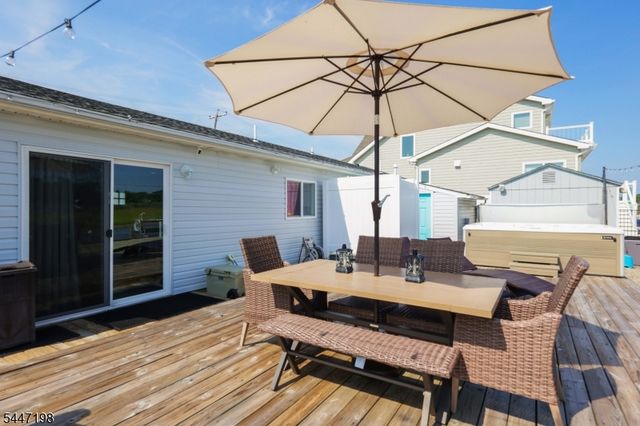 67 Hornblower Dr, Ocean Twp., NJ 08758