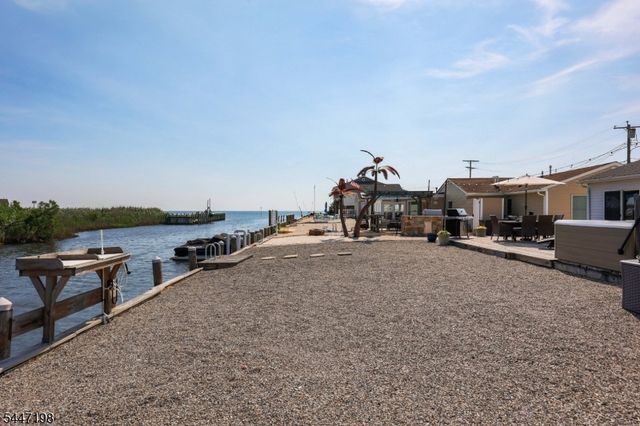 67 Hornblower Dr, Ocean Twp., NJ 08758