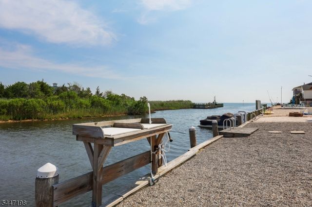 67 Hornblower Dr, Ocean Twp., NJ 08758