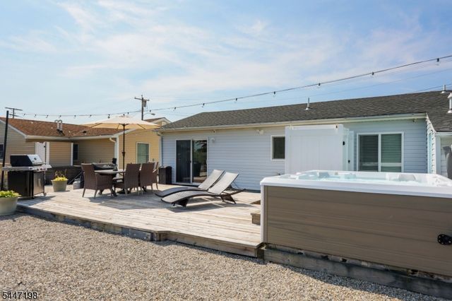 67 Hornblower Dr, Ocean Twp., NJ 08758