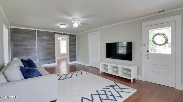200 E 5th Street, Lynn Haven, FL 32444