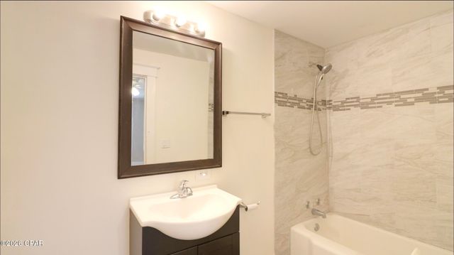 200 E 5th Street, Lynn Haven, FL 32444