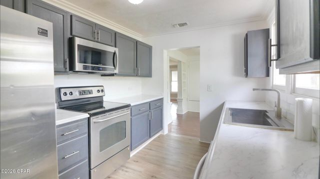 200 E 5th Street, Lynn Haven, FL 32444