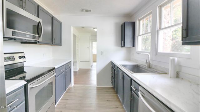 200 E 5th Street, Lynn Haven, FL 32444