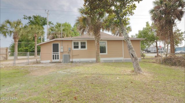 200 E 5th Street, Lynn Haven, FL 32444