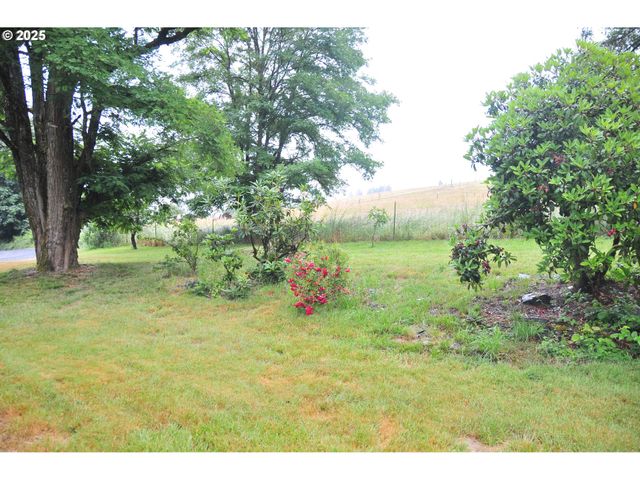 61021 LANDRETH Ln, St Helens, OR 97051