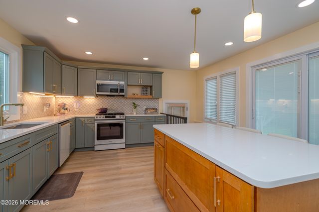 500 Pine Street, Lakehurst, NJ 08733