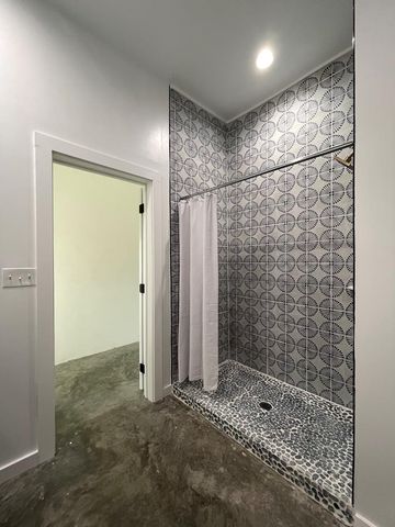 1402 W Philadelphia St, Marfa, TX 79843