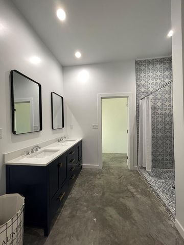 1402 W Philadelphia St, Marfa, TX 79843