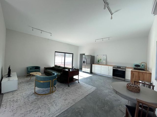 1402 W Philadelphia St, Marfa, TX 79843
