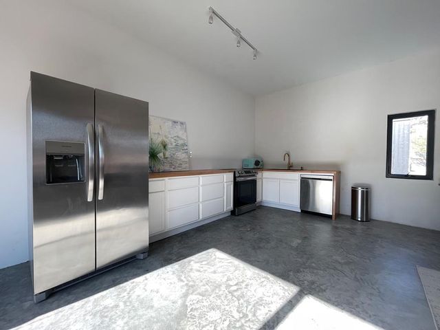 1402 W Philadelphia St, Marfa, TX 79843