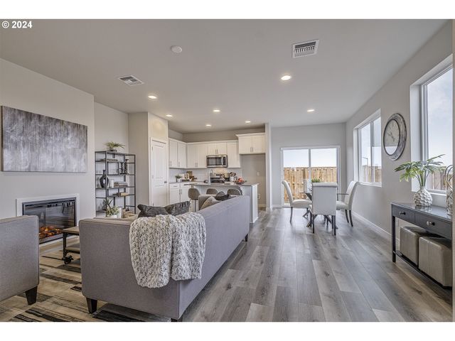 3660 Ash St Lot 117, Forest Grove, OR 97116