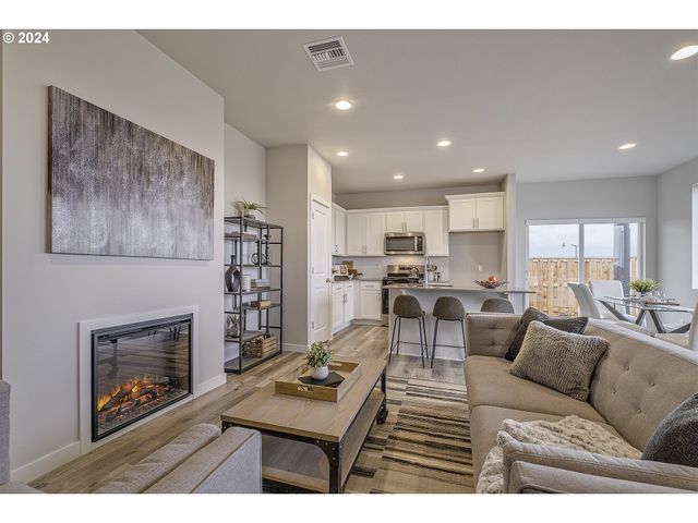 3660 Ash St Lot 117, Forest Grove, OR 97116